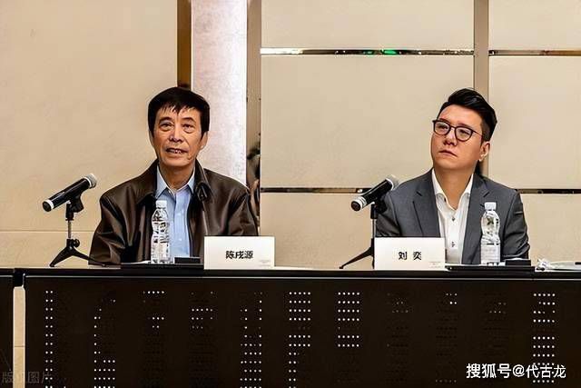 被打屁股的视频